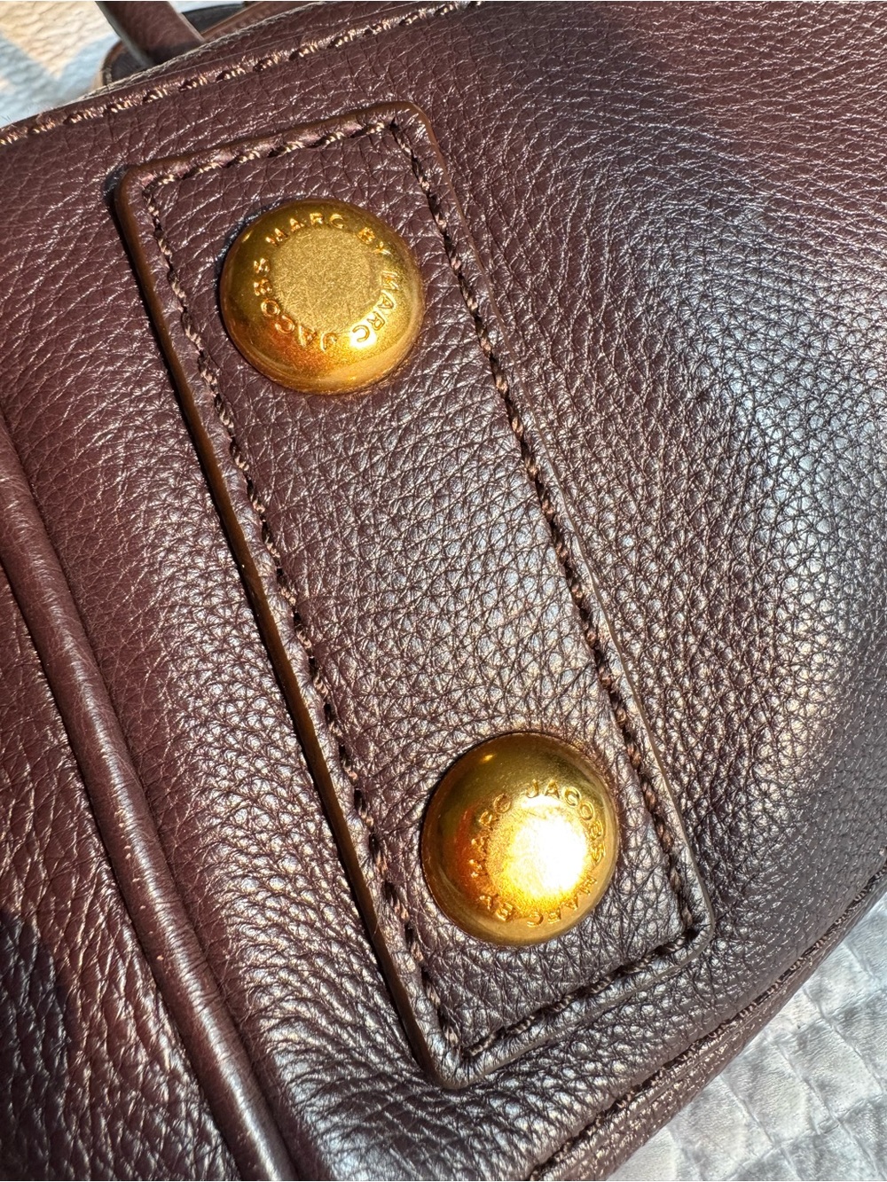 Marc by Marc Jacobs Too Hot to Handle zip top convertible cross body bag leather - Picture 3 of 6